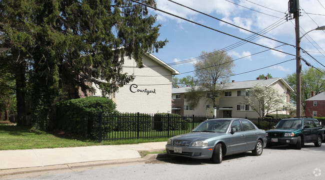 Building Photo - Courtyard Apartments