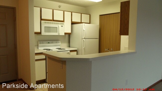 Building Photo - 7775 Park Dr