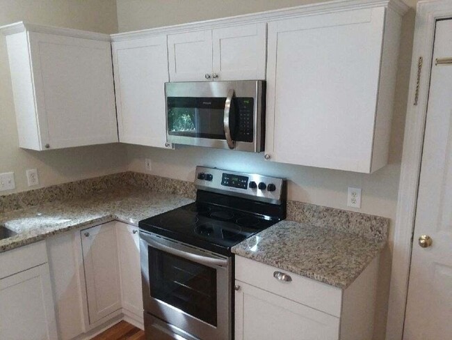 Foto del edificio - 1817 Misty Hollow Ln