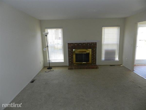 Building Photo - 42103 Pellston Dr