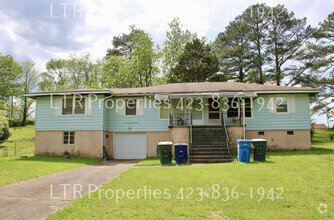 Building Photo - 4905 Basswood Dr