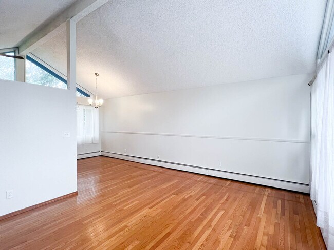 Foto del edificio - 1235 Crescent Dr