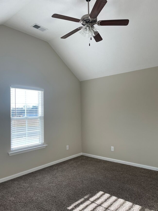 Building Photo - Brand New Home!