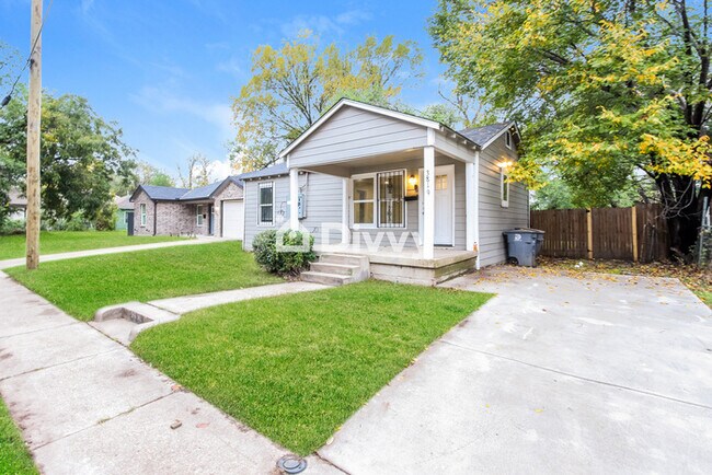 Building Photo - 3819 Pine St, Dallas, TX 75210