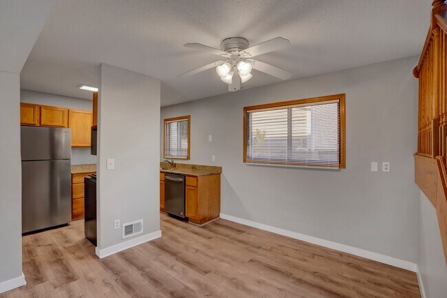Foto del edificio - 3255 Dodd Ln