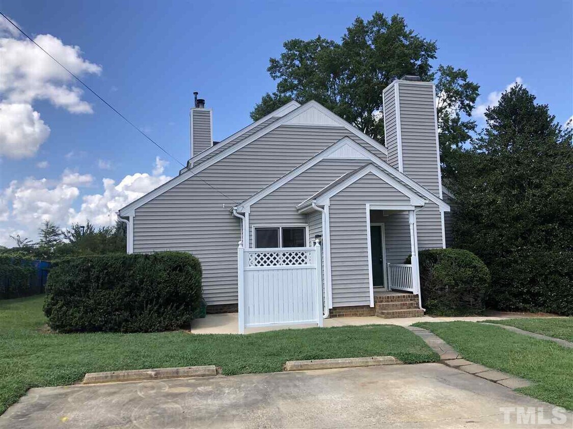 Foto principal - 214 S Walker St