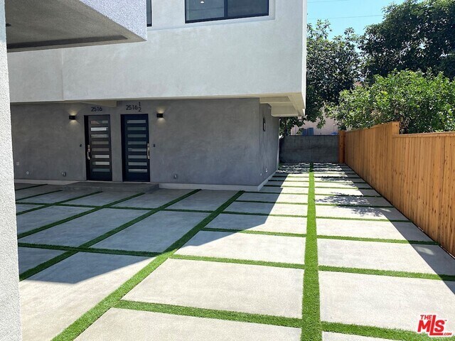 Foto del edificio - 2516 S Palm Grove Ave