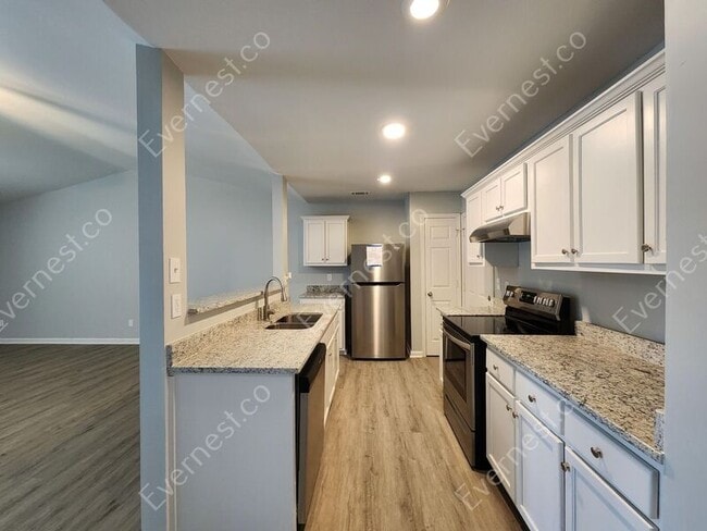 Building Photo - 2175 Red Oak Cir