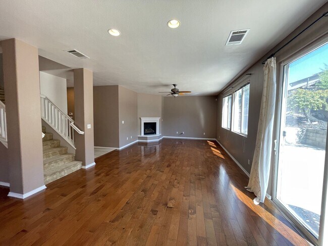 Building Photo - 5 br, 3 bath House - 887 Sycamore Canyon Rd