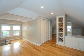 Building Photo - 32 Gilman St