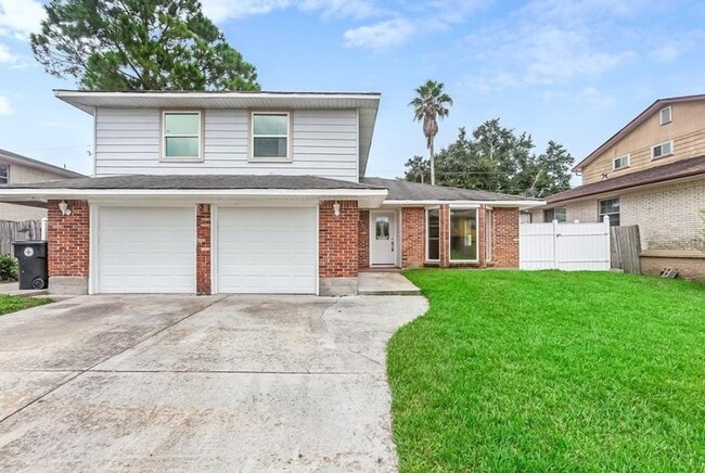 Building Photo - 2728 Valentine Ct