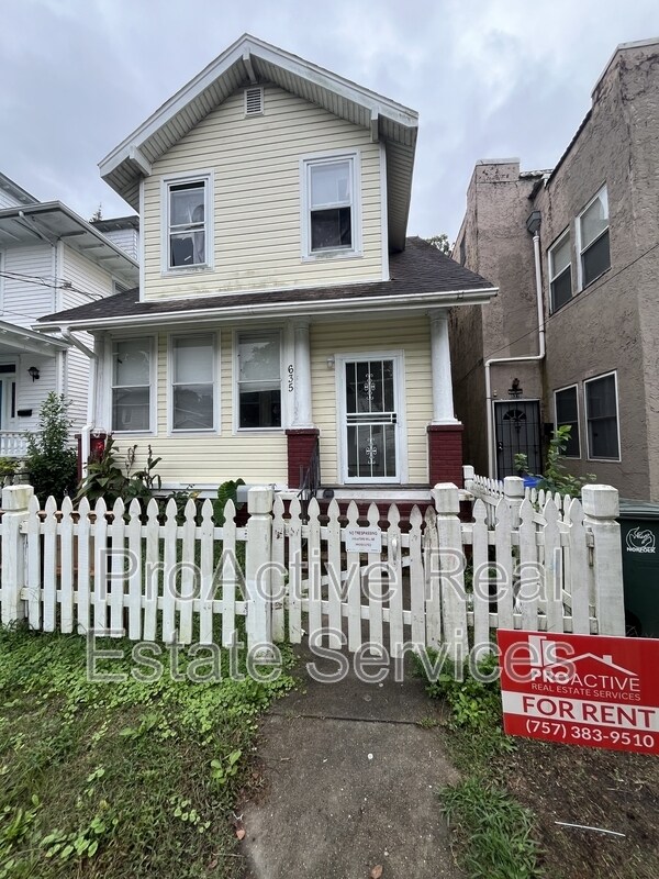 Primary Photo - 635 W 28th St