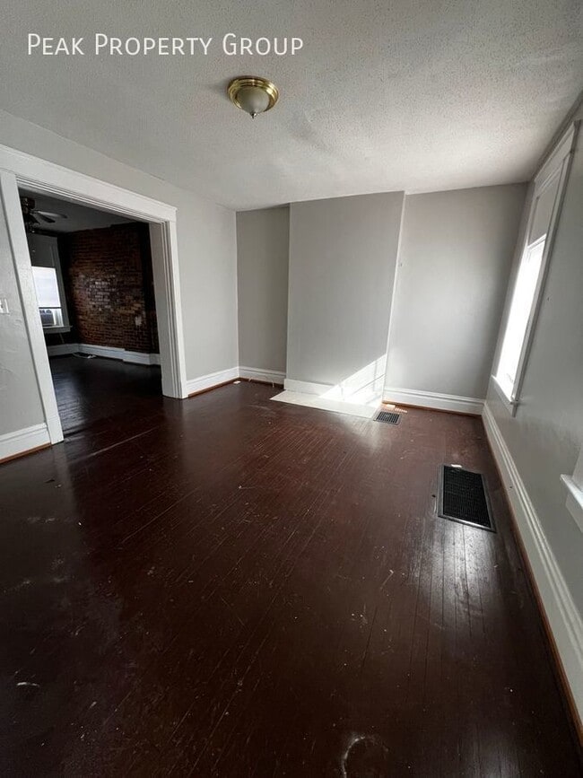 Building Photo - Located in Old Towne East Close to German ...