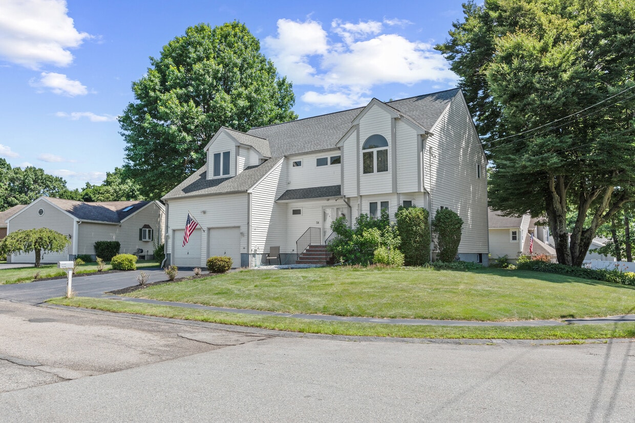 Foto principal - 54 Jennifer Rd
