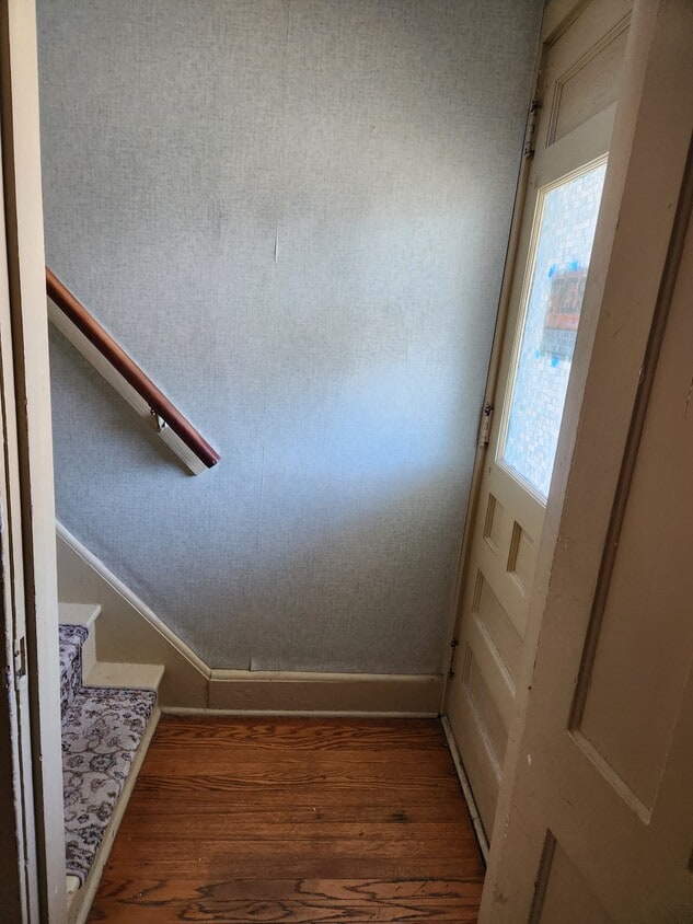Entrance - 1113 Orchard St
