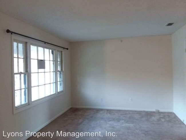 Building Photo - 3 br, 1 bath House - 523 Hightower St