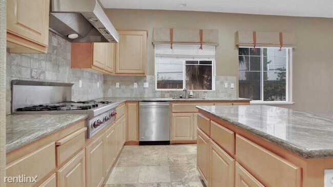 Foto del edificio - 4 br, 3 bath House - 2636 Presidio dr