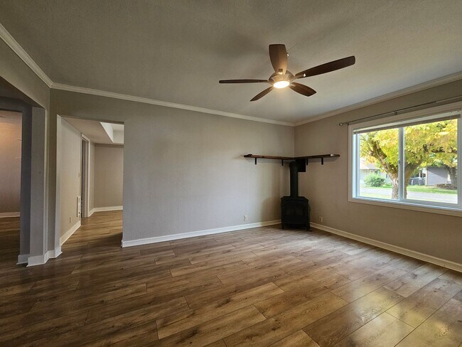 Foto del edificio - 836 Eldin Ave SE