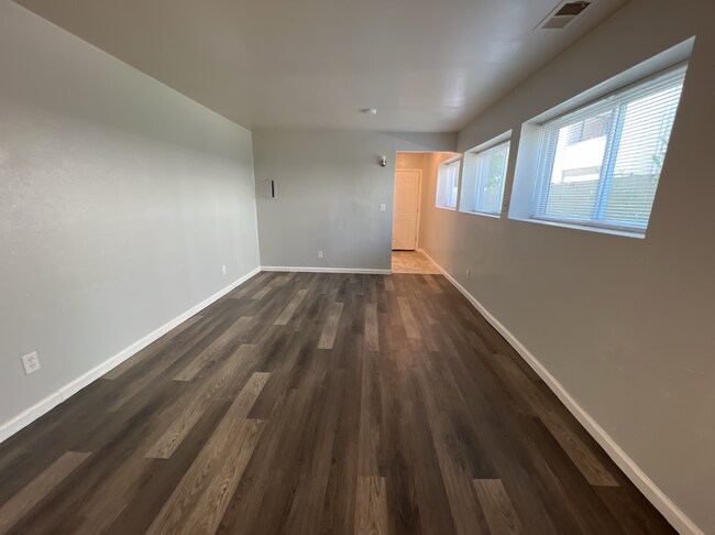Foto del edificio - Garden Level Studio Within Walking Distance to Exposition Park!