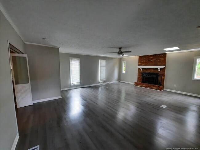 Building Photo - 6149 Lonestar Rd