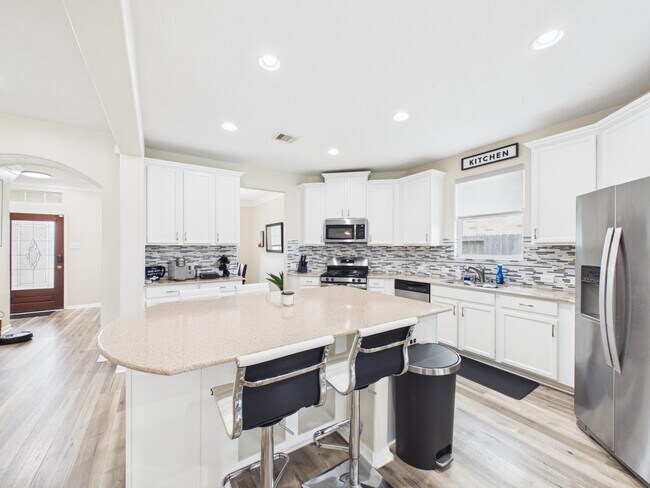 Building Photo - 9426 Russeff Field Ln