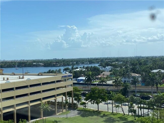 Building Photo - 101 N Ocean Dr