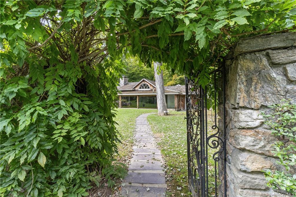 Primary Photo - 176 Honey Hollow Rd
