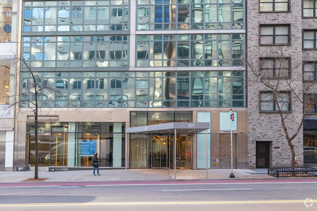 Building Photo - Place 57