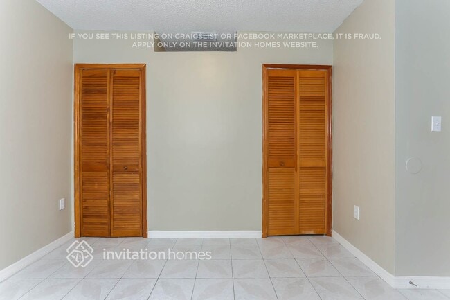 Building Photo - 5790 SW 156th Ct