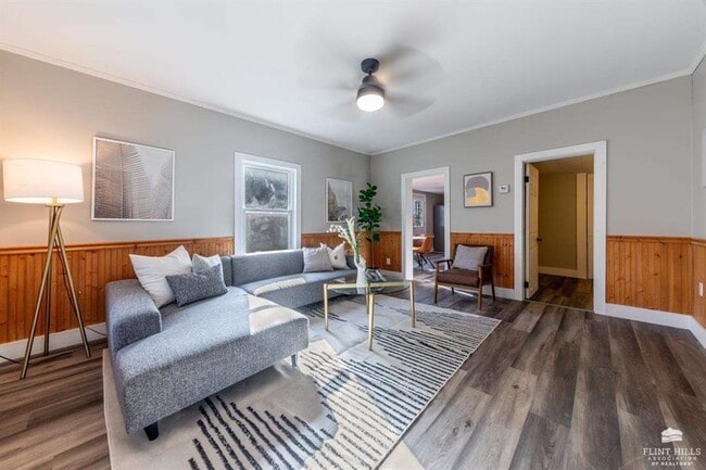 Building Photo - Beautiful, Spacious Home