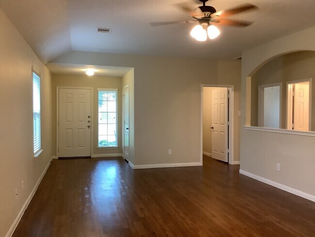 Building Photo - 6019 Brenwood Trails Ln