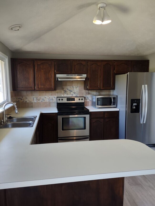 Foto del edificio - Beautiful 3 Bedroom 2 Bath Home