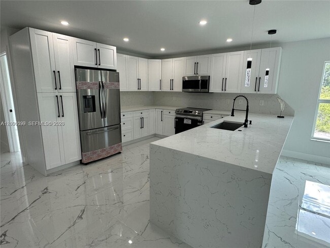 Foto del edificio - 1125 Milwaukee Blvd