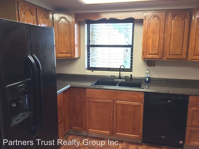 Building Photo - 3 br, 1 bath House - 3006 Northwood Blvd