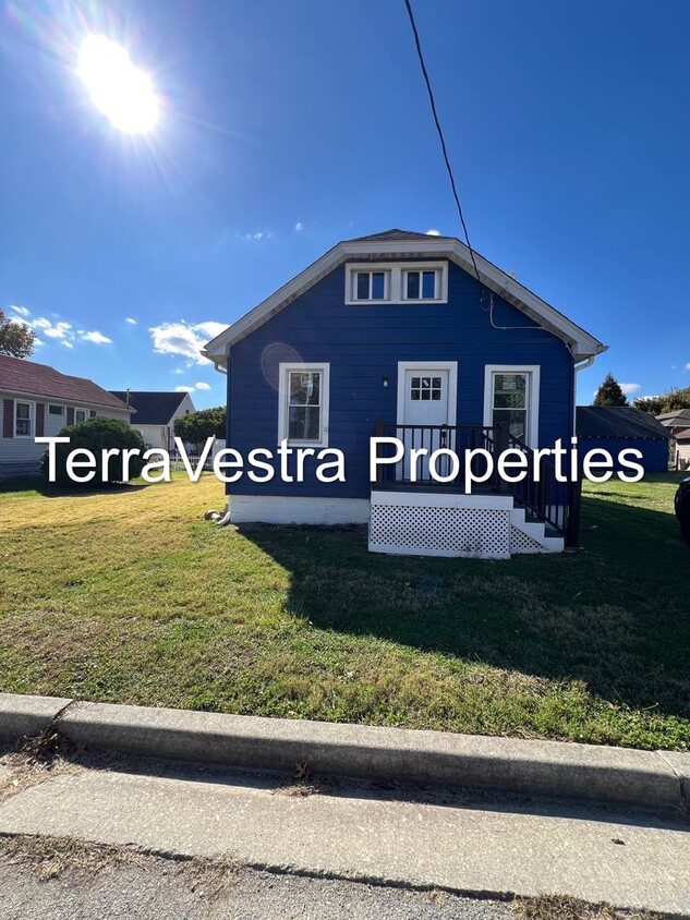 Primary Photo - 4 Bedroom Single Family in Pennsville! Eli...
