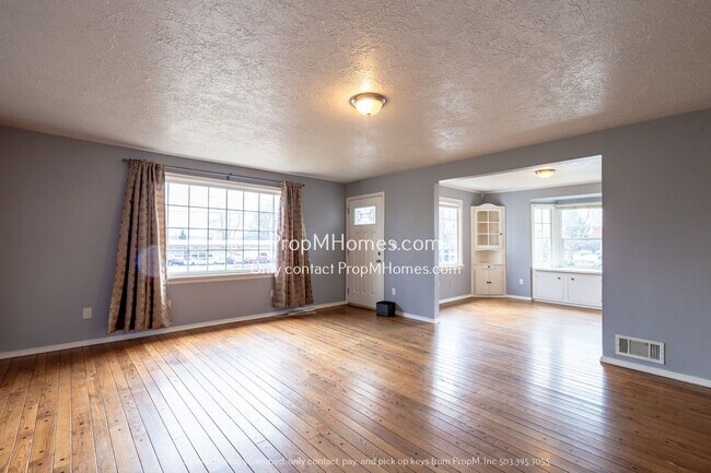Photo - Unique Opportunity! - 3 Bedroom Home in Cu...