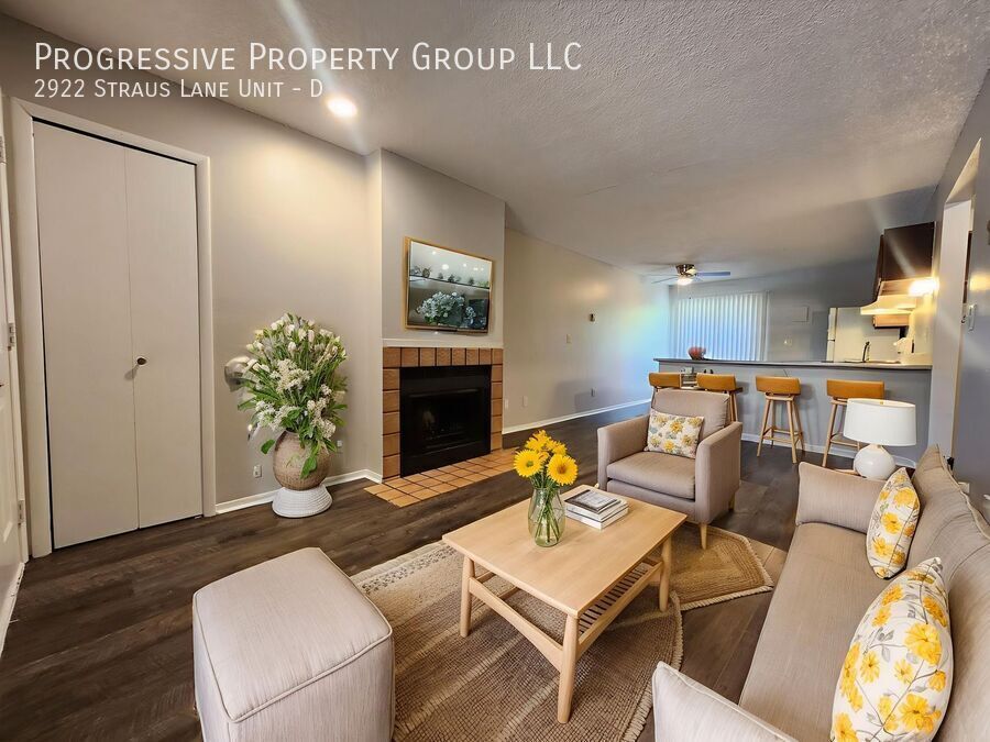 Photo - 2922 Straus Lane Unit-D