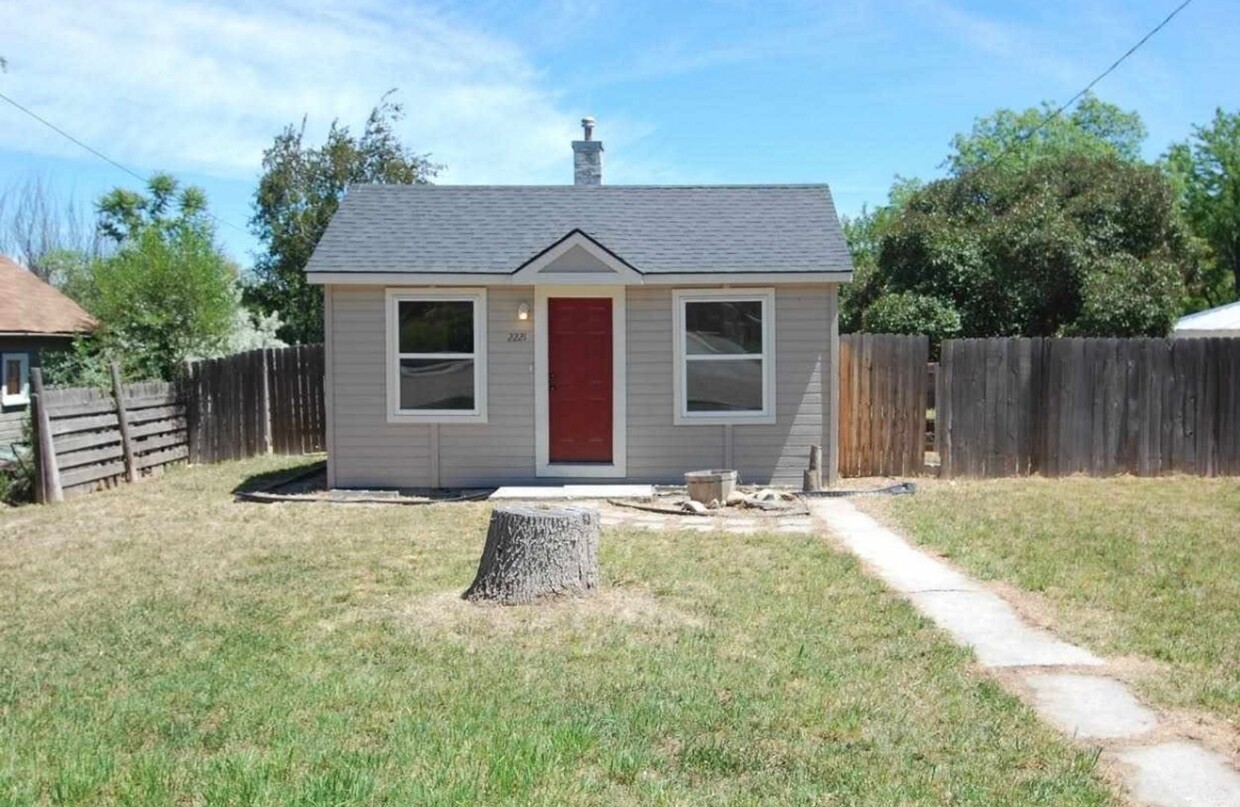 Primary Photo - Beautifully renovated 3 bedroom Cottage in...