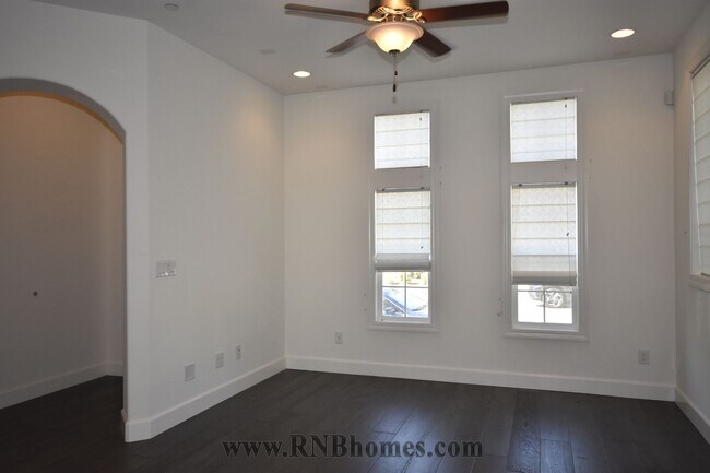 Foto del edificio - 1096 Provence Village Dr