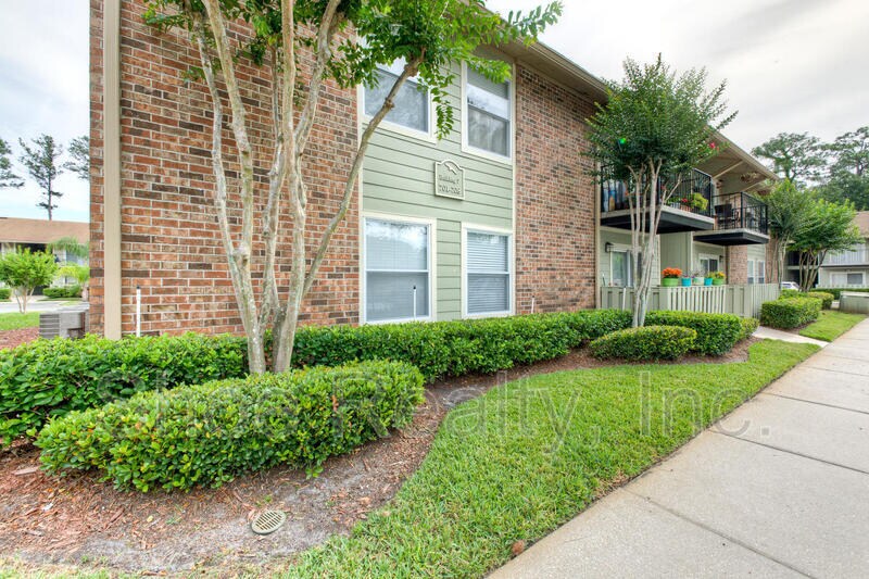 Foto principal - 3737 Loretto Rd