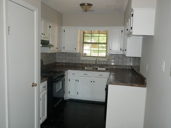 Building Photo - ****JUST REDUCED****5640 Chapel Hill Dr Ho...