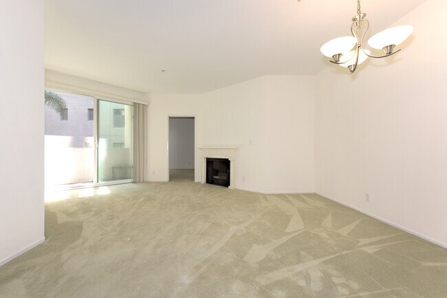 Foto del edificio - 620 S Gramercy Pl