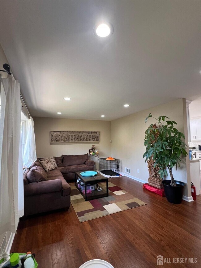 Foto del edificio - 515 Netherwood Ave