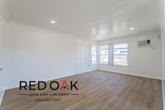 Foto del edificio - 7528 Norton Ave