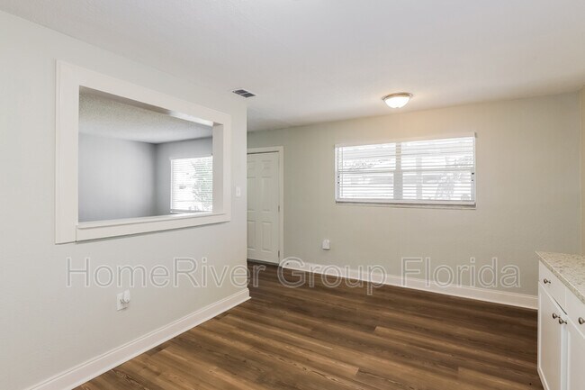 Building Photo - 5014 N 19th St