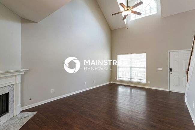 Building Photo - 3 Bedroom Pet-Friendly Home in LA VERGNE, ...