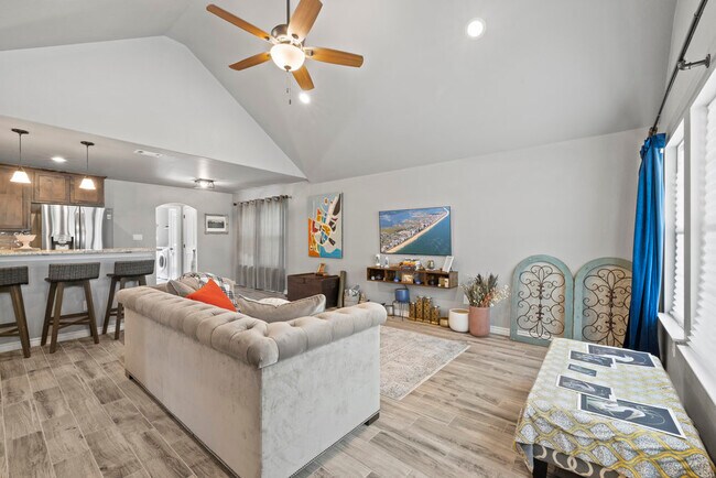 Foto del edificio - 1777 Point View