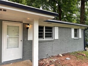 Building Photo - 665 Barnes Dr