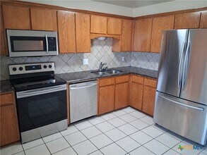 Building Photo - 1005 Circle M Dr