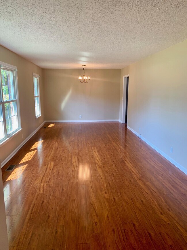 Building Photo - 2448 Braxton Bragg Dr
